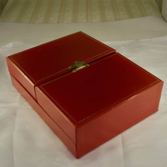 Jewelry Red Ring Box - Picture 2 of 7